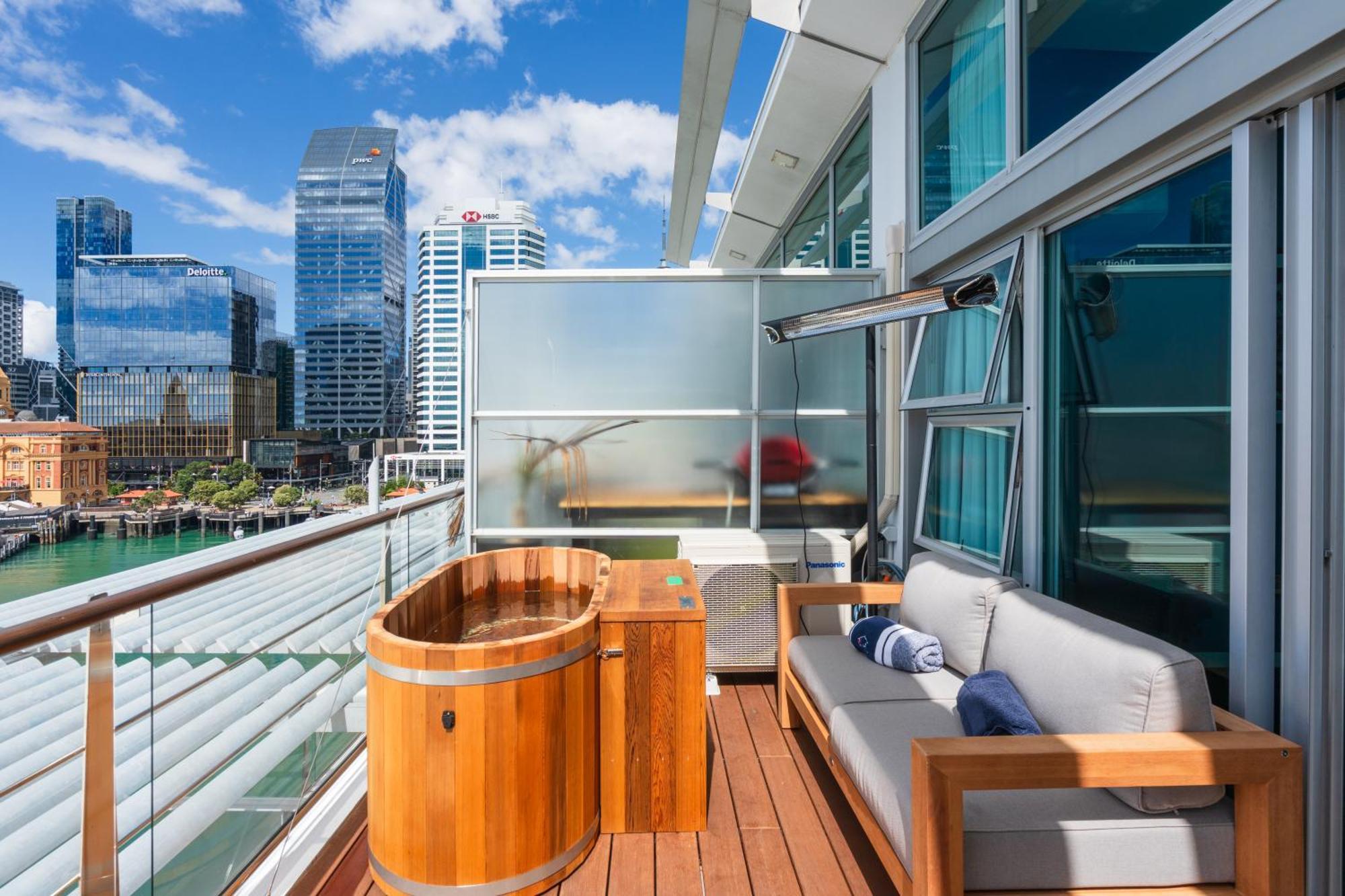 Penthouse Apartment With Stunning Harbour Views Окленд Екстер'єр фото